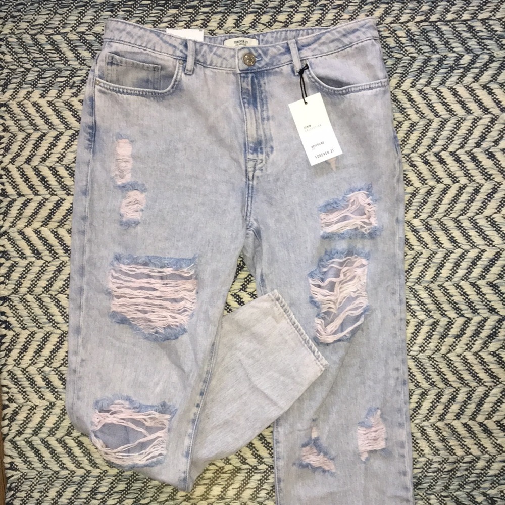 Distressed Boyfriend Jean